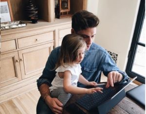 Read more about the article Jeremiah Brent Helping Poppy to Create an Instagram Account?