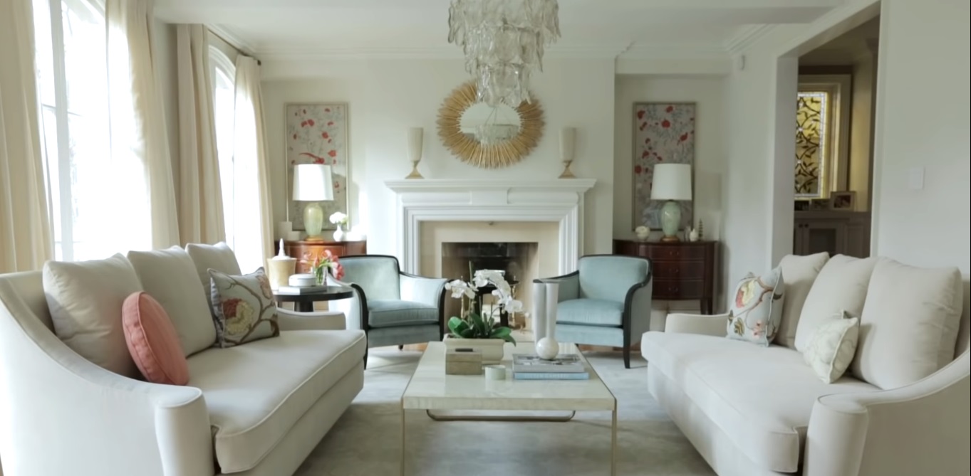 You are currently viewing Traditional Interior Design Living Room With 1930s Glamor