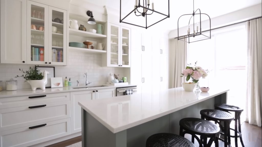 Kitchen Island with Seating English Farmhouse Style - Kitchen Renovation