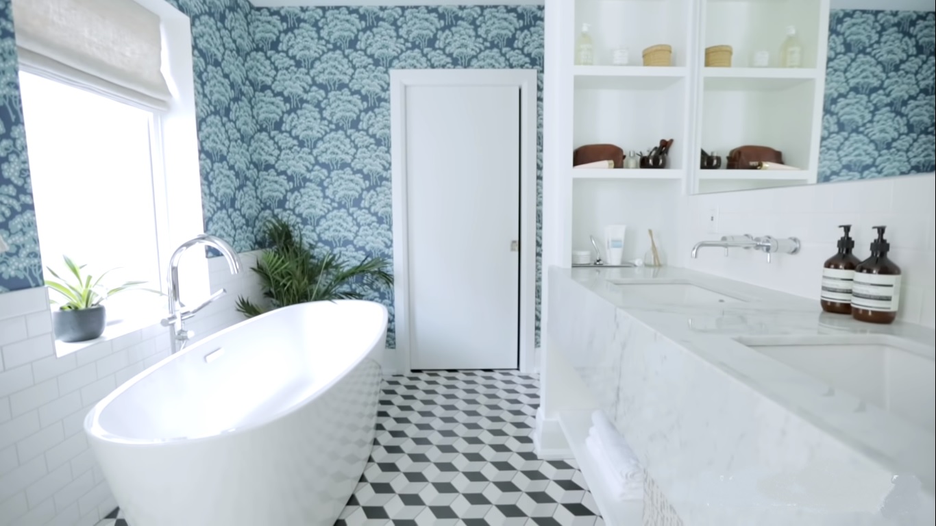 Read more about the article Bathroom Makeover Design A Family-Friendly Bathroom