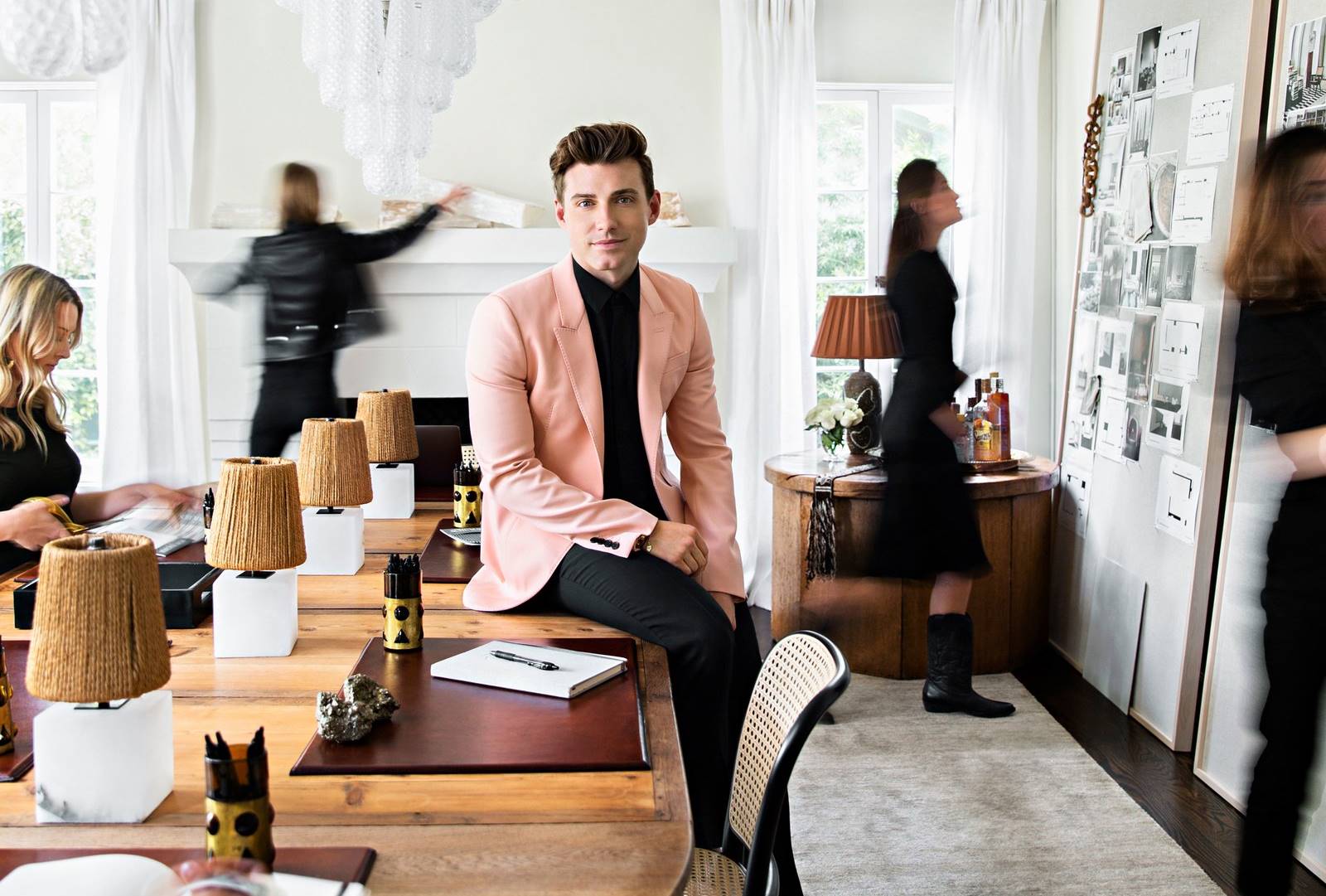 Read more about the article Jeremiah Brent LA Office & Studio [Pictures & Clip]